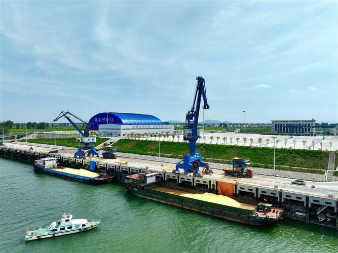 汉江货运船-第1张图片- 顺义货运专线